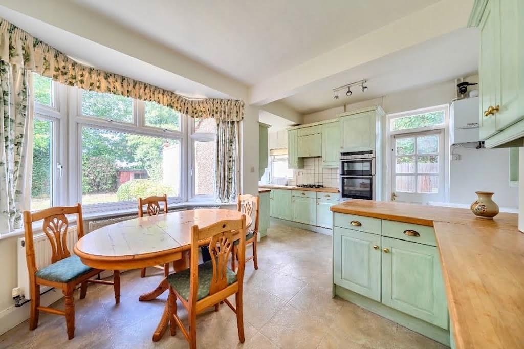 Lawrence Court, Mill Hill, NW7, London